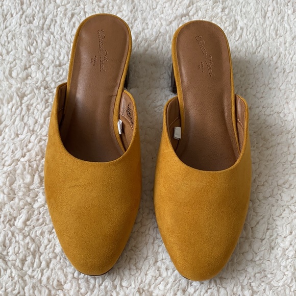 *NWOT* Universal Thread Mustard Yellow Mule Sandals - Picture 4 of 12